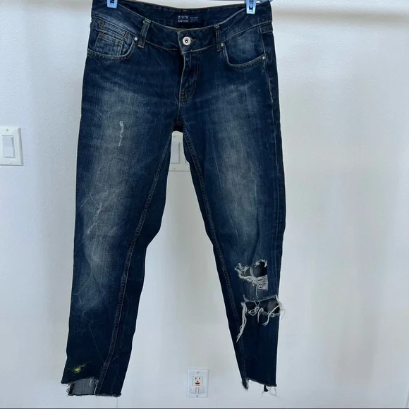 zara cigarette jeans Zara low rise cigarette jeans with asymmetric ankle fraying